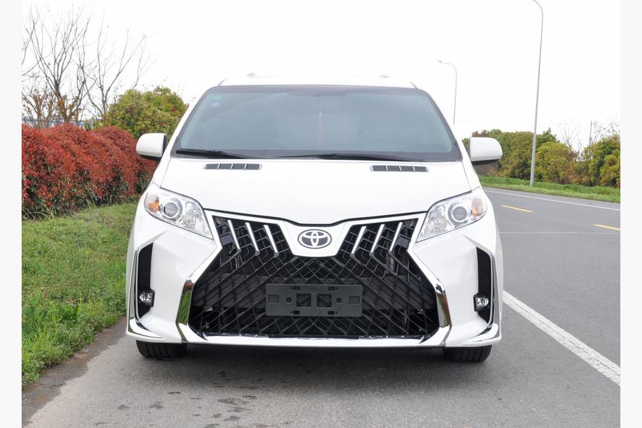 Toyota Sienna 2010–2020 LM-style karoserijski komplet Image
