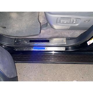 Osvetljene obloge pragov (4 kos) Toyota Land Cruiser 200 2007–2021 fotografija 3