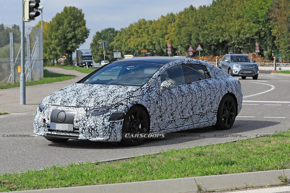 Novi električni Mercedes-Benz EQS zapeljal na stezo