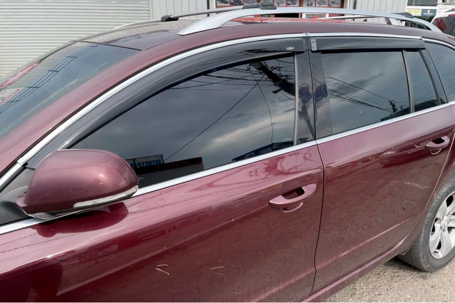 Skoda Superb 2009–2015 Deflektorji oken s kromirano letvico SW (4 kosi, HIC) Image