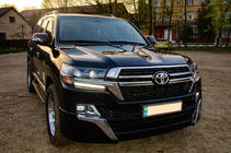 Toyota Land Cruiser 200 2007–2021 Komplet bodykita 2016-2021 (Executive 2021) Bela barva fotografija 13