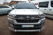 Toyota Land Cruiser 200 2007–2021 Komplet bodykita 2016-2021 (Executive 2021) Bela barva fotografija 4