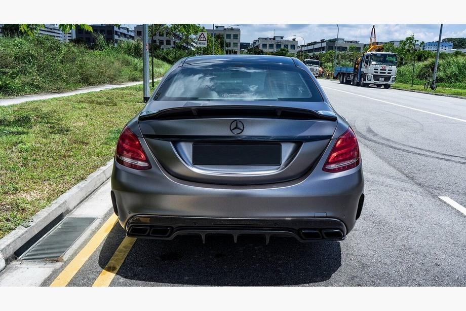 Mercedes C-class W205 2014–2021 Komplet bodykita s polnim zadnjim odbijačem (dizajn Black Mamba C63GT) Fotografija 9