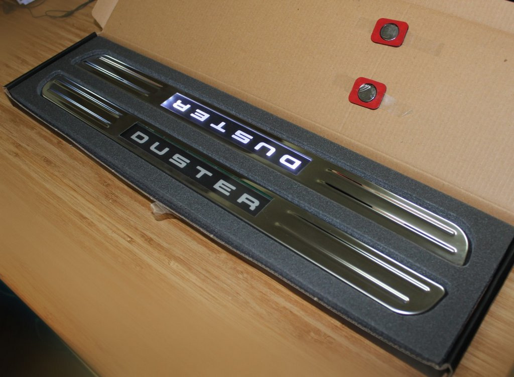 Brezžični osvetljeni pragovi za Renault Duster