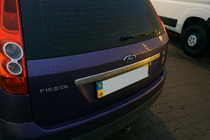 Ford Fiesta 2002–2008 Okrasna letev nad registrsko tablico (nerjaveče jeklo) Carmos - turško nerjaveče jeklo fotografija 3