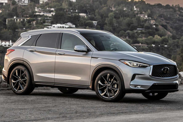 Crossover Infiniti QX50 je prenovljen navzven in ima bogatejšo osnovno opremo