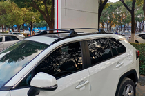 Toyota Rav 4 2019–2025 OEM prečke za integrirane strešne nosilce (2 kosa) fotografija 5