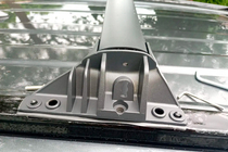 Toyota Rav 4 2019–2025 OEM prečke za integrirane strešne nosilce (2 kosa) fotografija 15