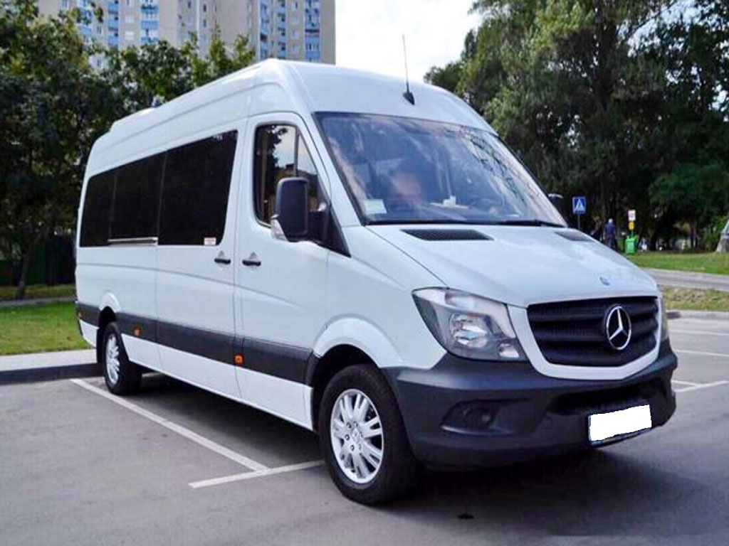 Predelava kombija Sprinter v potniško vozilo