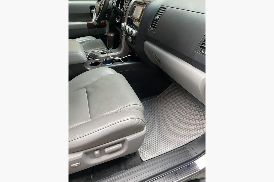 Toyota Sequoia 2007–2022 Poliuretanske talne preproge, 3 vrste (EVA, sive) Srednja vrsta – prehod Fotografija 6