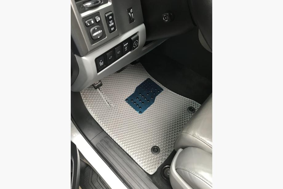 Toyota Sequoia 2007–2022 Poliuretanske talne preproge, 3 vrste (EVA, sive) Srednja vrsta – prehod Fotografija 14
