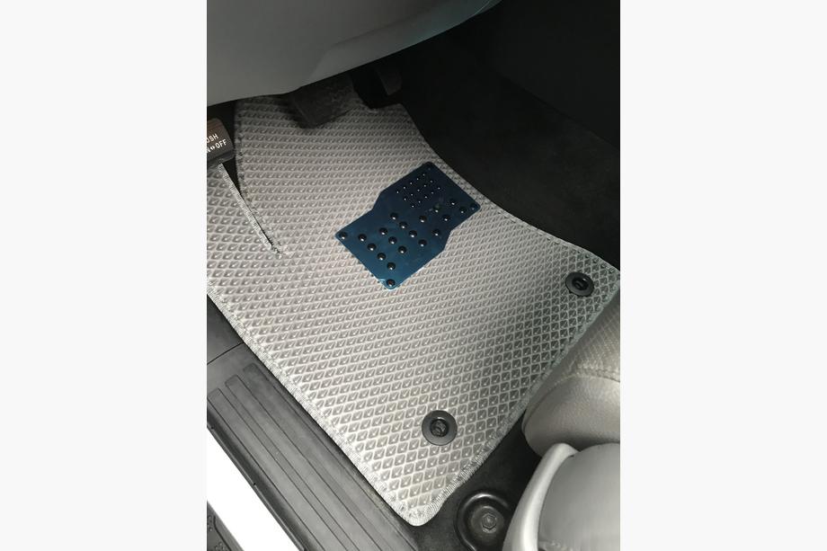 Toyota Sequoia 2007–2022 Poliuretanske talne preproge, 3 vrste (EVA, sive) Srednja vrsta – prehod Fotografija 13