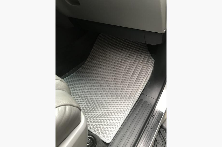 Toyota Sequoia 2007–2022 Poliuretanske talne preproge, 3 vrste (EVA, sive) Srednja vrsta – prehod Fotografija 11