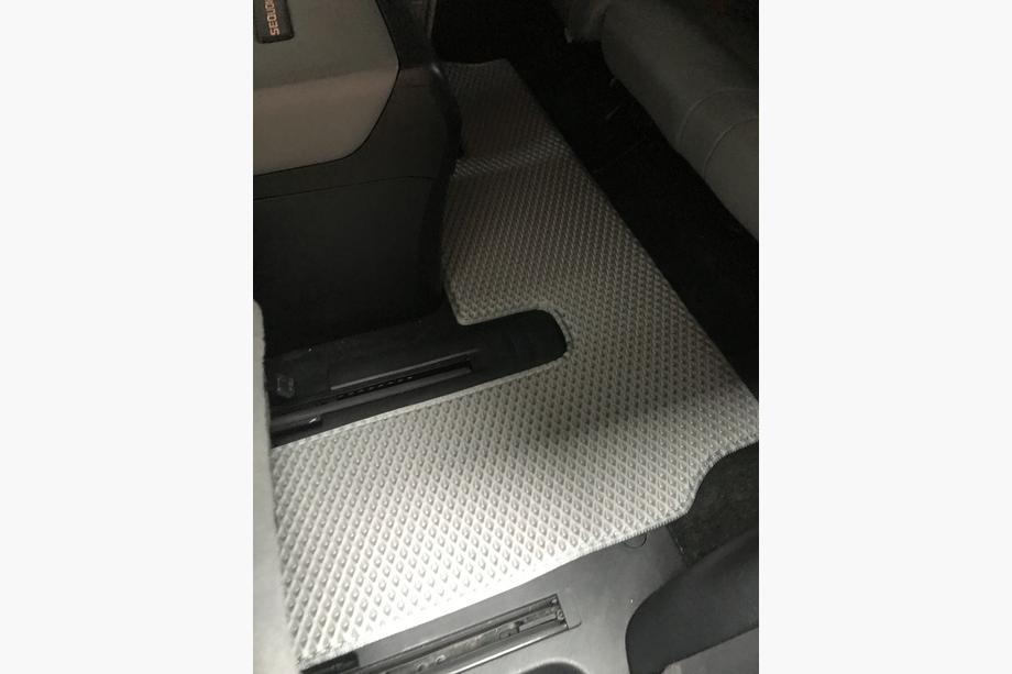 Toyota Sequoia 2007–2022 Poliuretanske talne preproge, 3 vrste (EVA, sive) Srednja vrsta – prehod Fotografija 18