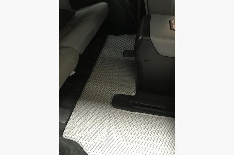 Toyota Sequoia 2007–2022 Poliuretanske talne preproge, 3 vrste (EVA, sive) Srednja vrsta – prehod Fotografija 21