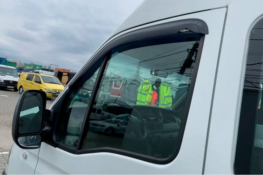 Iveco Daily 2006–2014 Vetrni deflektorji za okna (2 kosa, HIC) Image