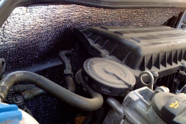 Zvočna izolacija motornega prostora v lastni režiji
