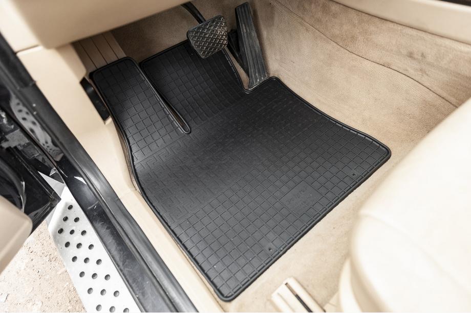 BMW X5 E70 2007–2013 Gumijasti avtomobilski tepihi za notranjost (4 kosi, Polytep) Image
