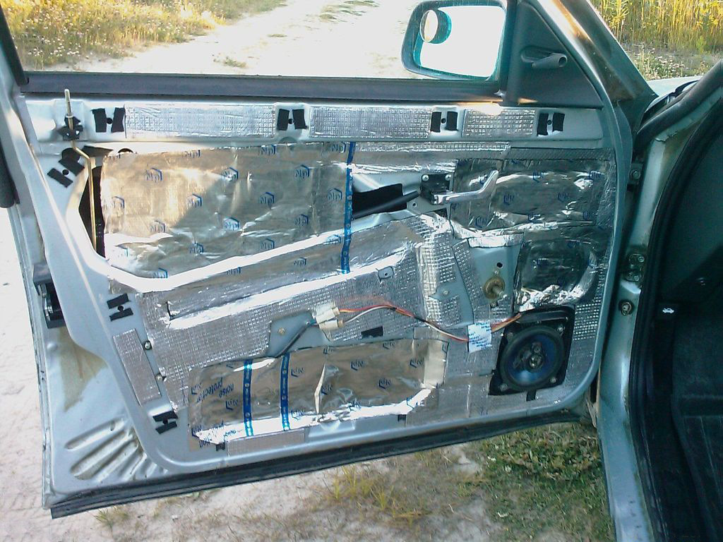 Zvočna izolacija vrat VAZ 2110 v domači režiji
