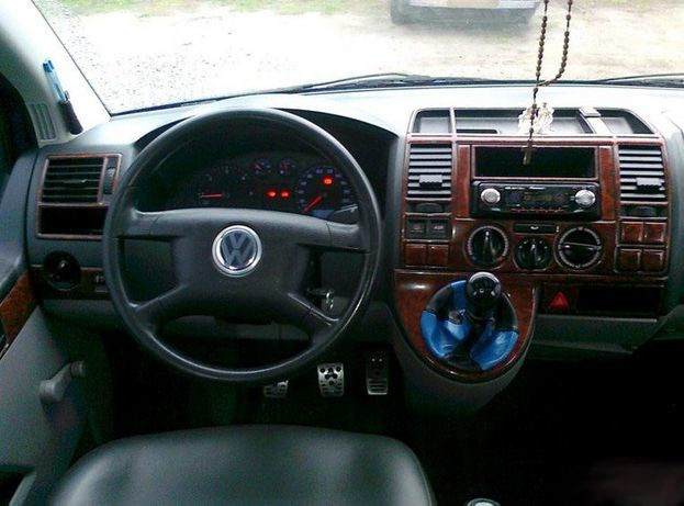 Tuning notranjosti Volkswagen T5 Multivan in obloge armaturne plošče