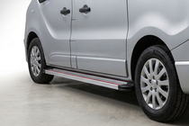 Renault Trafic 2015– Bočne stopnice Maya Red-Grey (2 kos, aluminij) Dolga fotografija 1