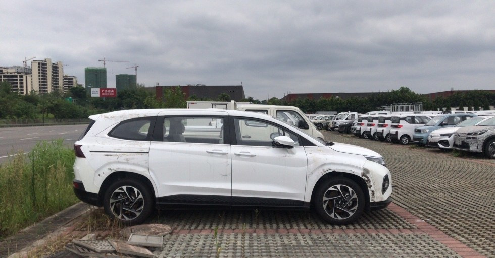Hyundai predstavlja novi enoprostorec Custo