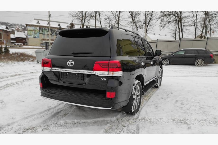 Toyota Land Cruiser 200 2007–2021 Facelift predelovalni komplet iz LC200 2008-2015 na 2021 Executive Fotografija 10