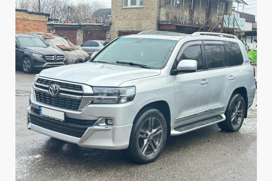 Toyota Land Cruiser 200 2007–2021 Facelift predelovalni komplet iz LC200 2008-2015 na 2021 Executive Fotografija 36