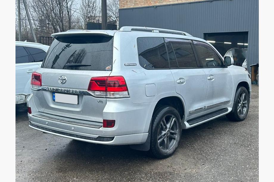 Toyota Land Cruiser 200 2007–2021 Facelift predelovalni komplet iz LC200 2008-2015 na 2021 Executive Fotografija 38