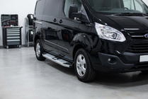Ford Custom 2013–2022 Mevsim Grey bočne stopnice (2 kos, aluminij) fotografija 1