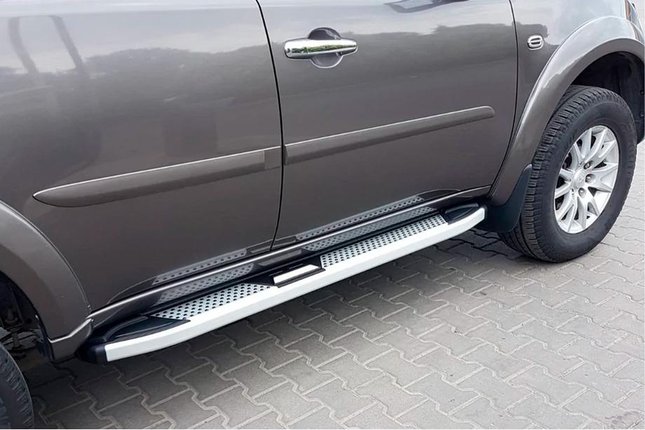 Mitsubishi Pajero Sport 2008–2015 Mevsim Grey bočne stopnice (2 kos, aluminij) Fotografija 2