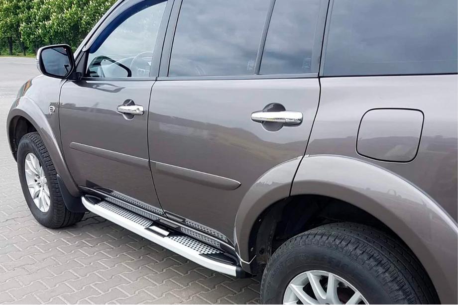 Mitsubishi Pajero Sport 2008–2015 Mevsim Grey bočne stopnice (2 kos, aluminij) Fotografija 3