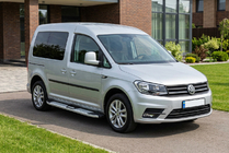 Volkswagen Caddy 2015–2020 Mevsim Grey bočne stopnice (2 kos, aluminij) Maxi medosna razdalja fotografija 1