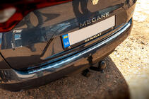 Renault Megane IV 2016–2025 Nerjaveča zaščitna letev zadnjega odbijača Carmos (SW) fotografija 6