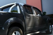 Nissan Navara 2006–2015 Deflektorji oken (4 kosi, HIC) fotografija 2