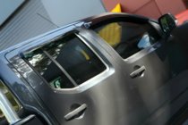 Nissan Navara 2006–2015 Deflektorji oken (4 kosi, HIC) fotografija 3