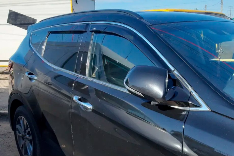 Hyundai Santa Fe 4 2018–2023 Vetrni deflektorji oken s kromirano letvijo (4 kosi, HIC) Image