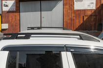 Volkswagen Amarok 2010–2022 Strešne sani OmsaLine Sport (2 kosa, črne) fotografija 2
