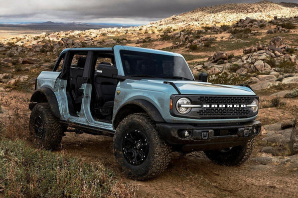 Petvratna različica terenca Ford Bronco nove generacije