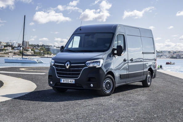 Pregled posodobljenega kombija Renault Master