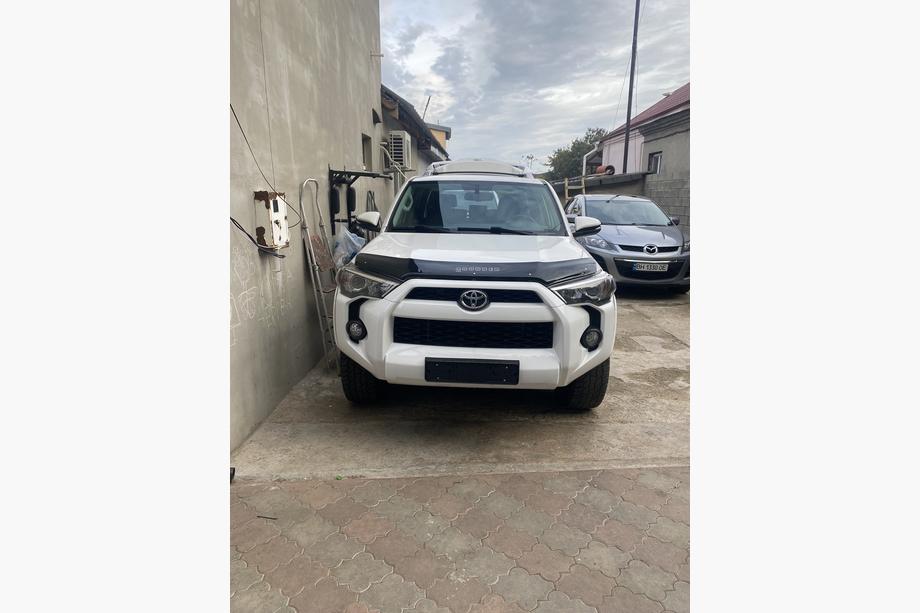 Toyota 4Runner 2009–2024 Deflektor pokrova motorja (VIP) Image