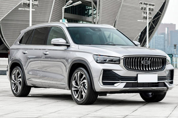 Potekala je predstavitev paradnega križanca Geely Xingyue L