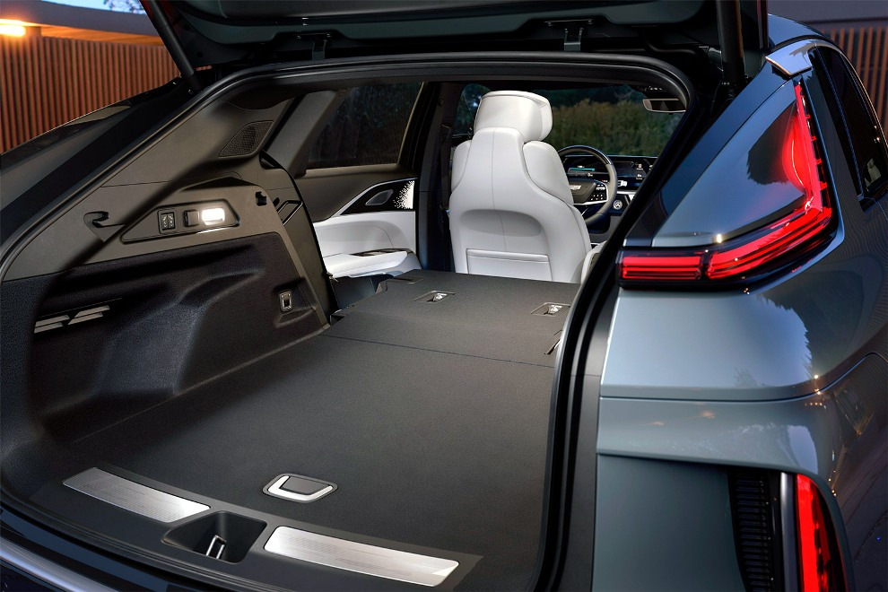 Crossover Cadillac Lyriq – prvi serijski električni avtomobil ameriške znamke