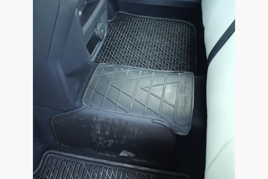 Volkswagen Tiguan 2016–2023 Zadnja tunelska preproga (Stingray Premium) Image