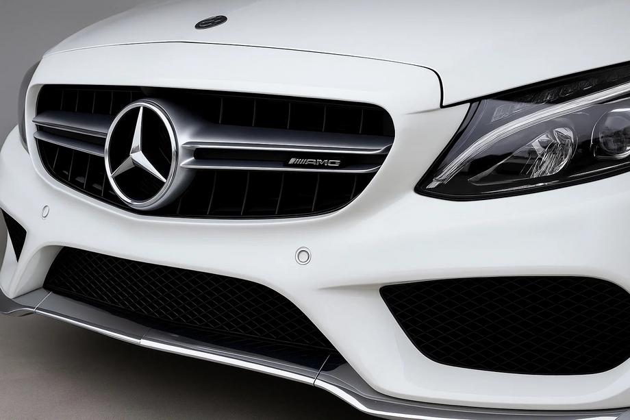 Mercedes C-class W205 2014–2021 Sprednja maska v C63-design (za Avantgarde/AMG-Line/C43 AMG) 2014-2018, s kamero Image