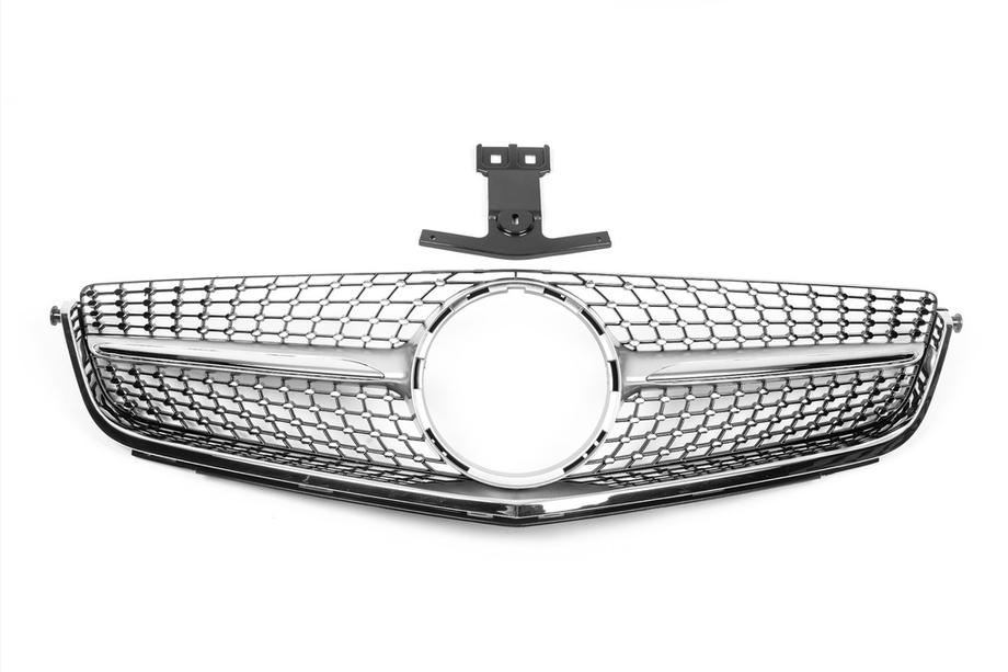 Mercedes razred C W204 2007–2015 Sprednja maska Diamond Silver (za C63) Image