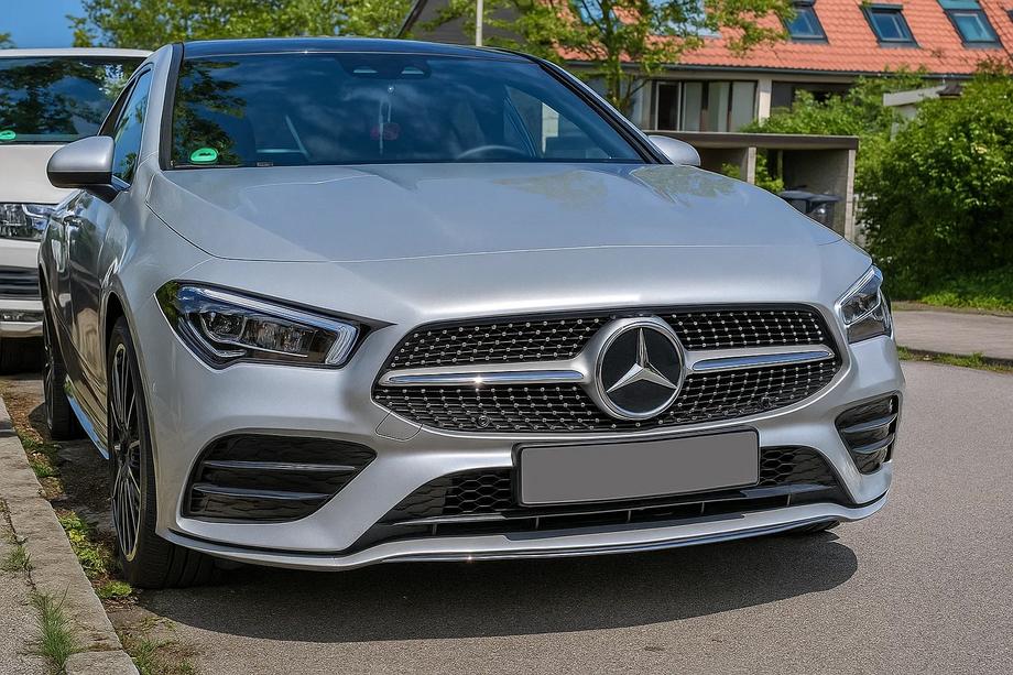 Mercedes CLA C118 2019– Sprednja maska Diamond Silver (za 2019-2022) Image