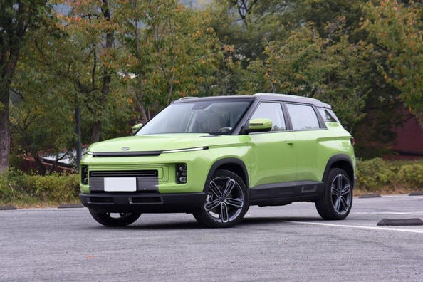 Pregled novega križanca Geely ICON
