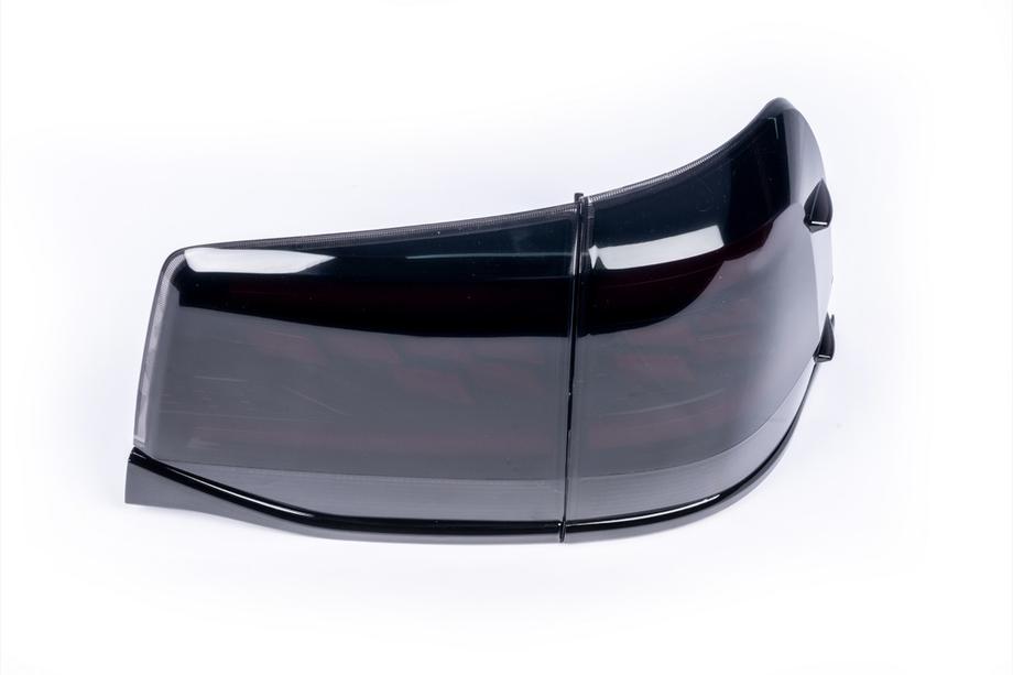 Toyota Land Cruiser 200 2007–2021 Zadnje luči 2016-2021 (Sequential Black) Fotografija 3