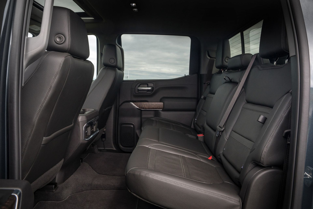 Pregled polno velikostnega pickupa GMC Sierra